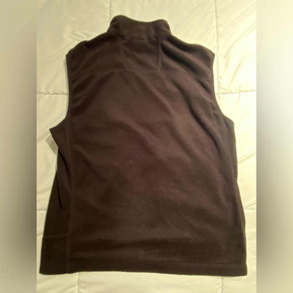 Greg Norman Shark Vest - Black, Medium - Picture 2 of 3